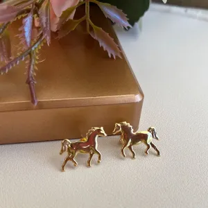 Brinco cavalo dourado