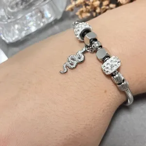 Pulseira de berloque com pingente de cobra