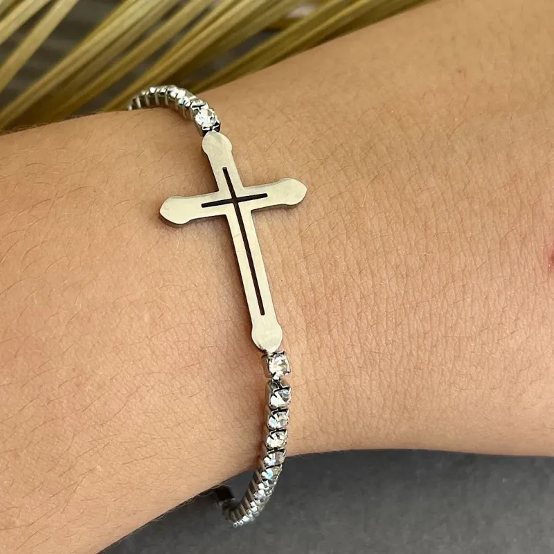 Pulseira em aço com pedras e cruz