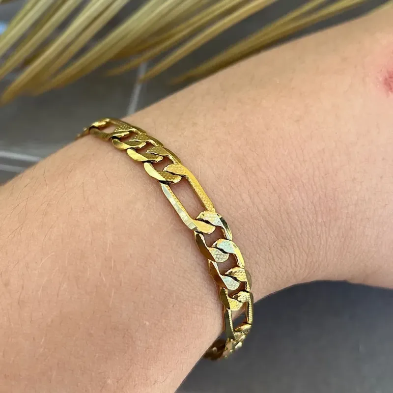 Pulseira em aço dourada