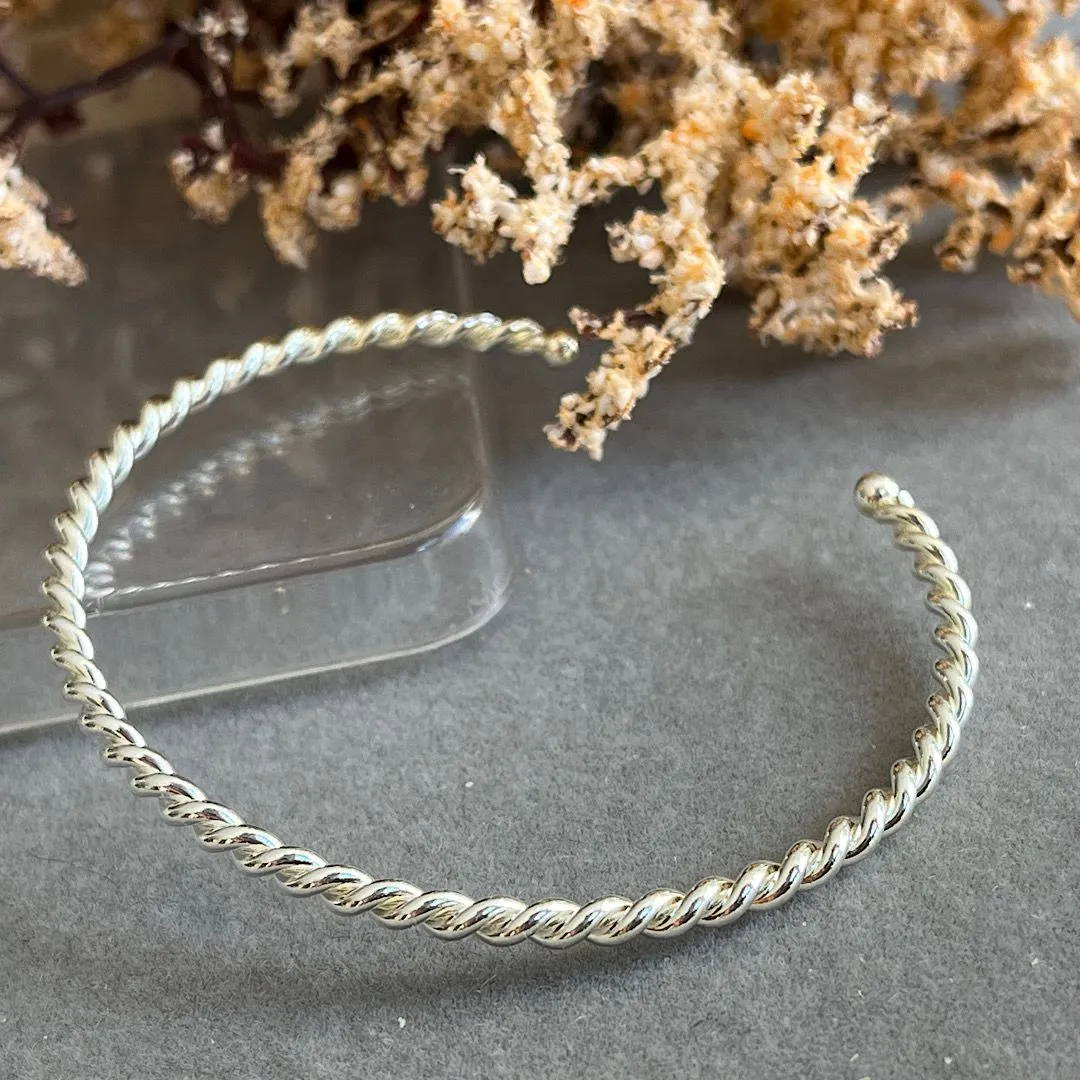 Bracelete fio torcido 3mm prata