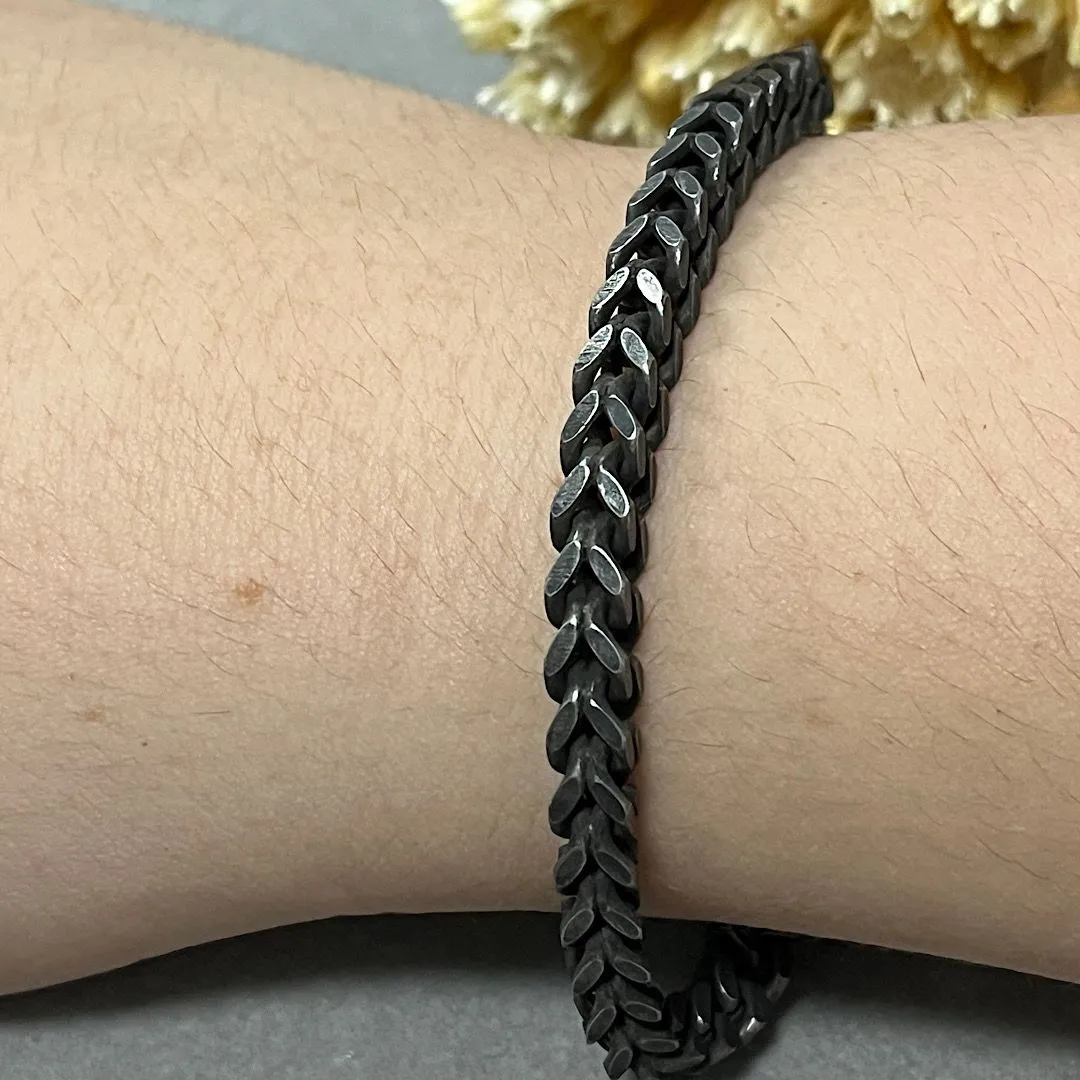 Pulseira Masculina em aço preta média